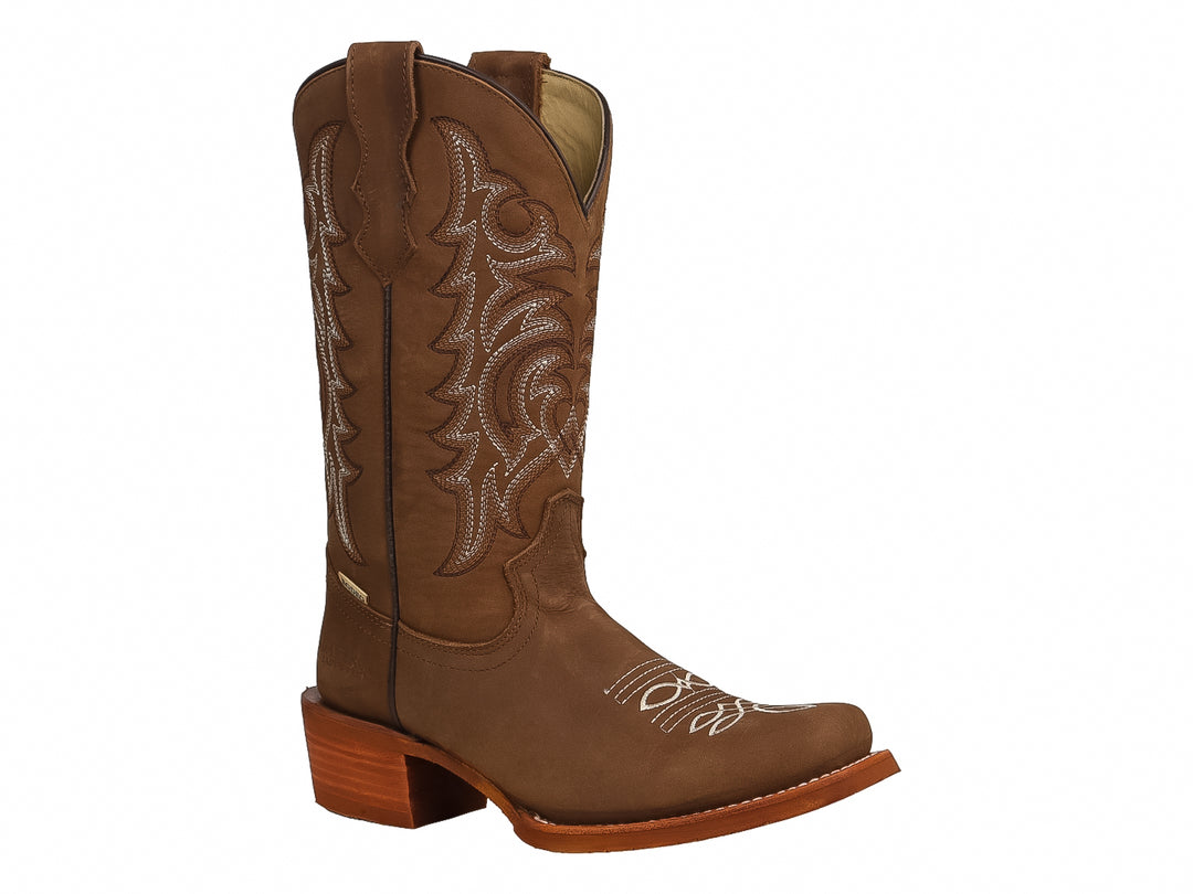 Bota vaquera para mujer color avellana con bordados decorativos y tacón cuadrado.