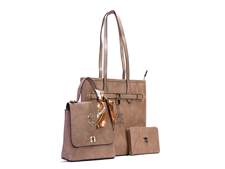 Set de tres piezas marca ROZE en color stone que incluye bolso de hombro, bolsa pequeña y cartera.