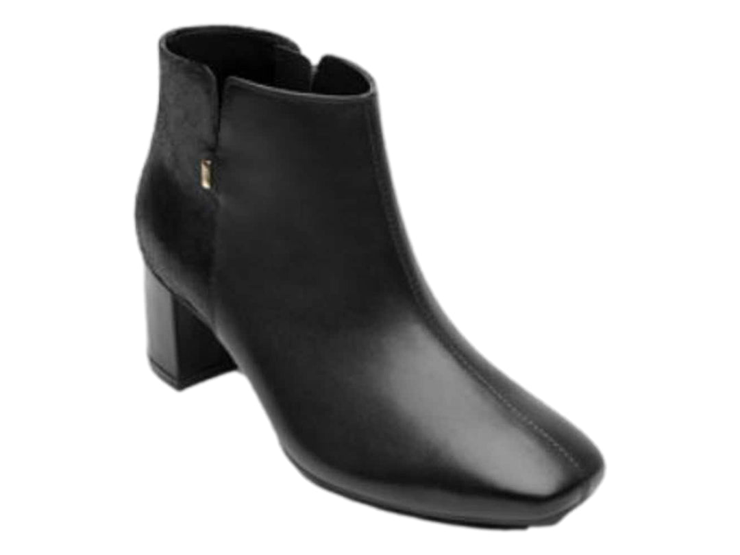 Botín Flexi para mujer en color negro, con tacón grueso y combinación de piel lisa y texturizada.