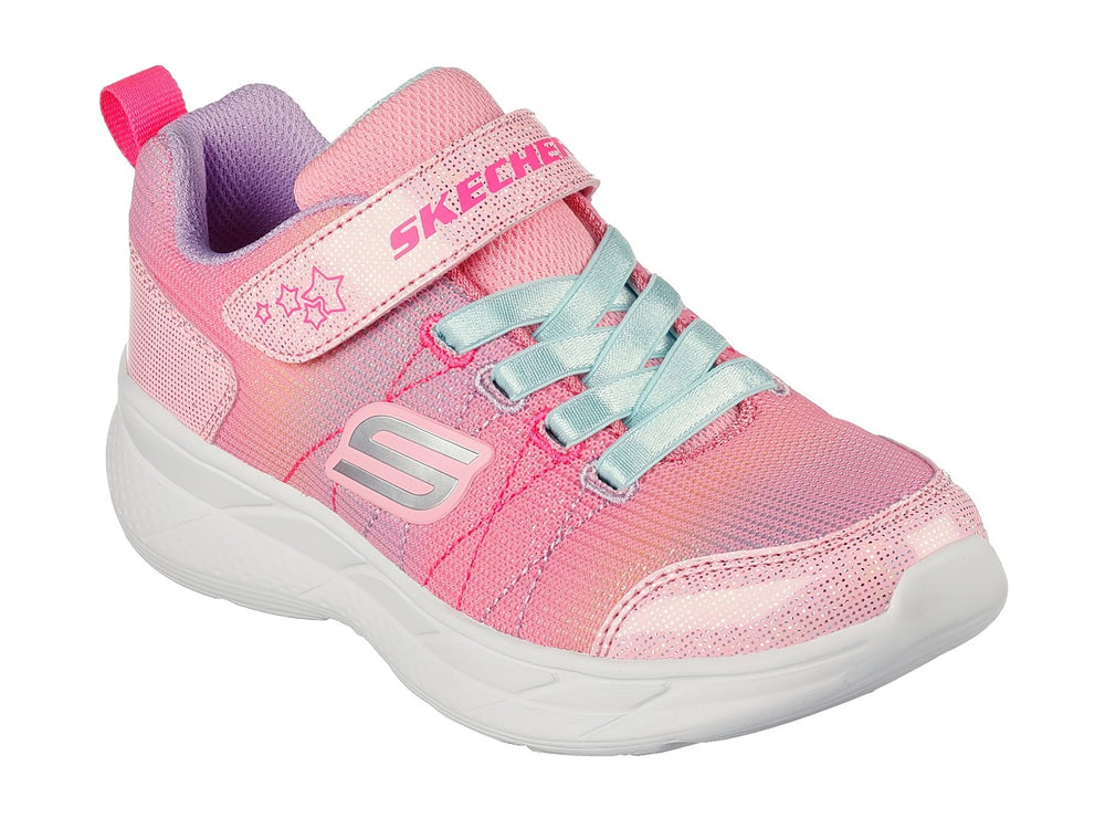 Tenis deportivos Skechers para niña en color rosa con detalles multicolores, cierre de velcro y suela blanca.
