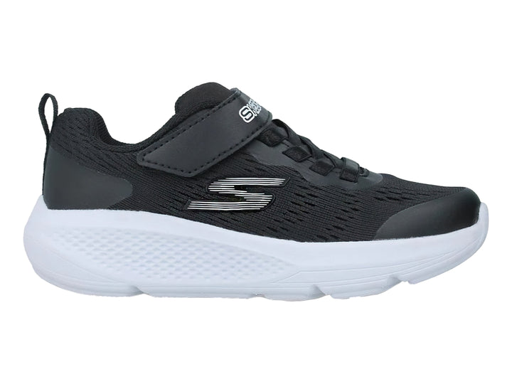 Tenis deportivos Skechers color negro con suela blanca y correa de ajuste.