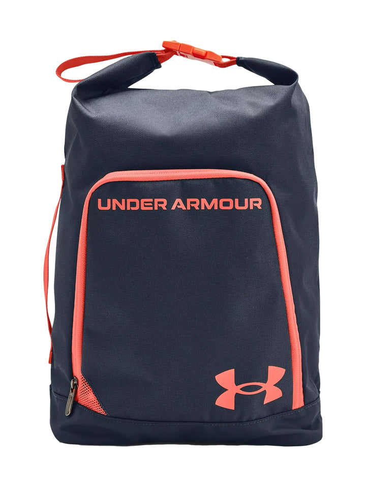 Bolsa para calzado Under Armour en color azul marino con detalles y logotipo en naranja.