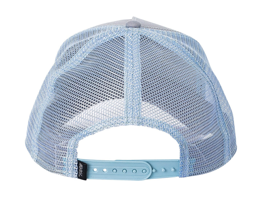 Gorra Goorin Bros color gris con malla azul y un parche frontal bordado de la cara de un león con el texto KING.