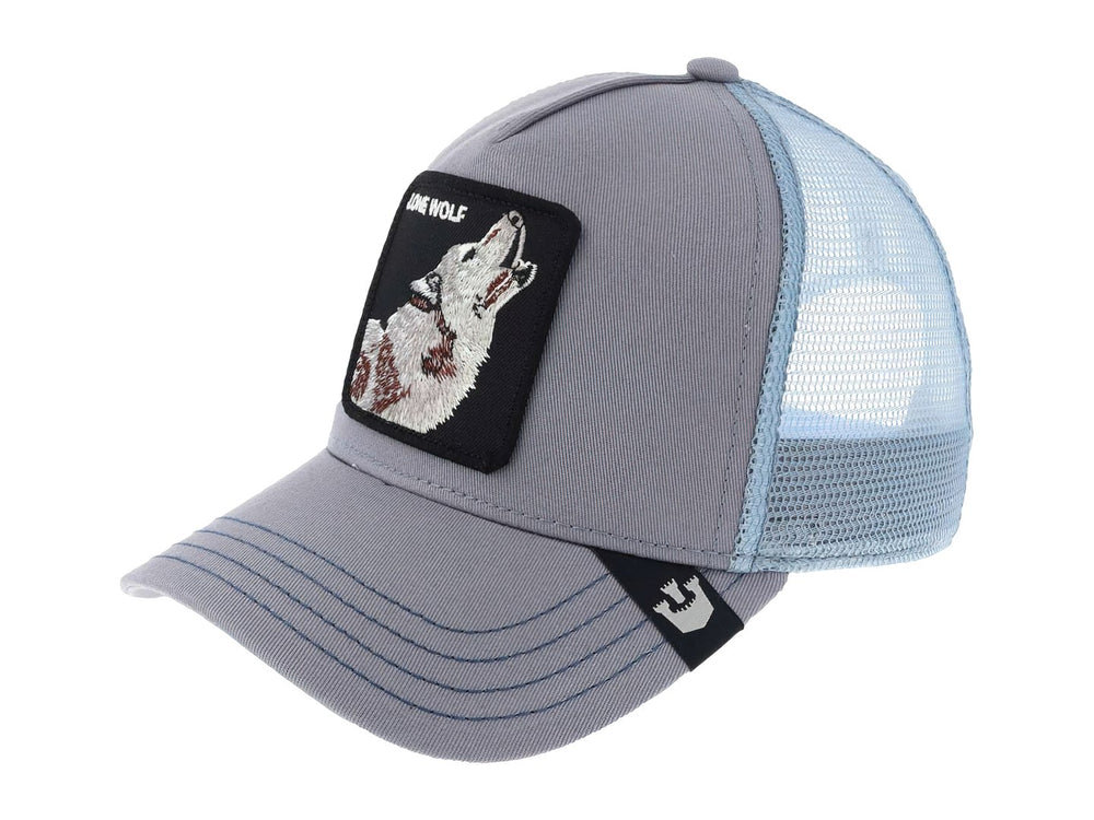 Gorra Goorin Bros color gris con parche frontal bordado de un lobo y texto Lone Wolf.