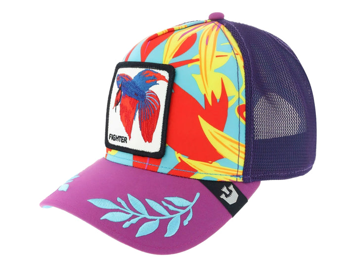 Gorra multicolor Goorin Bros con visera púrpura y parche frontal de pez Betta.