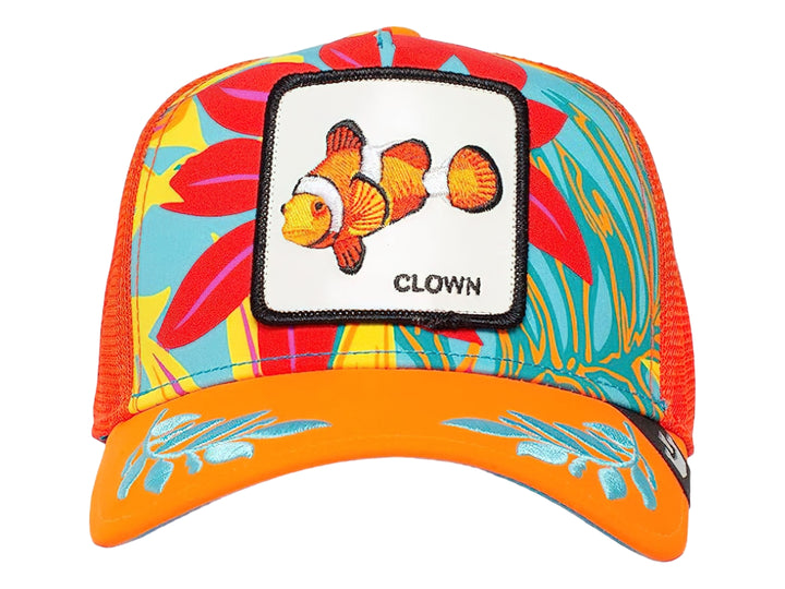 Gorra Goorin Bros multicolor con visera naranja y parche bordado de un pez payaso.