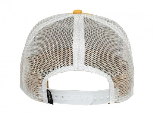 Gorra amarilla Goorin Bros con parche frontal de una abeja reina sobre fondo blanco y malla blanca posterior.