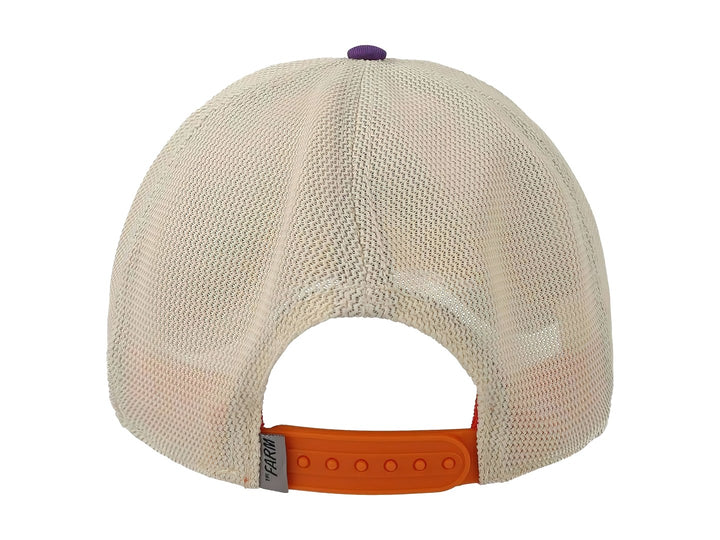 Gorra Goorin Bros con estampado de rosas verdes, visera negra y un parche central de una mariposa morada.