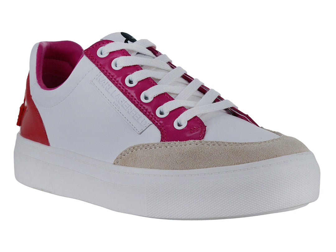 Tenis blancos con detalles en rosa brillante y punta beige de la marca Karl Lagerfeld.