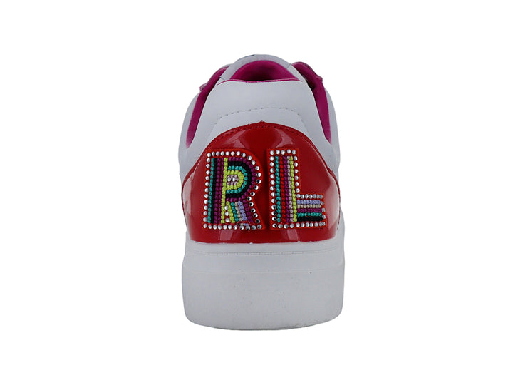 Tenis blancos con detalles en rosa brillante y punta beige de la marca Karl Lagerfeld.