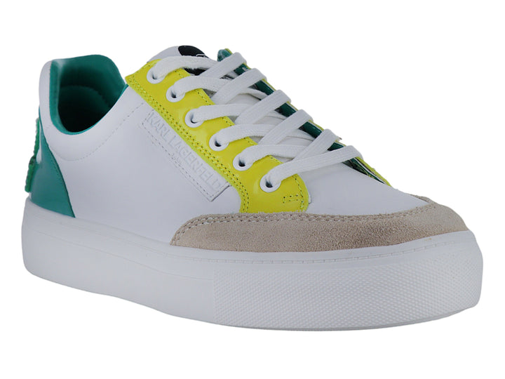 Tenis blancos Karl Lagerfeld con detalles en amarillo, aqua y beige, suela blanca ancha y agujetas blancas.