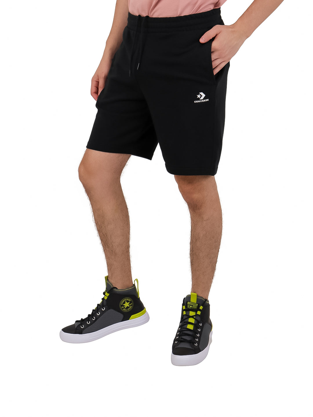 Bermudas negras de la marca Converse con cintura elástica y cordón ajustable, estilo deportivo.