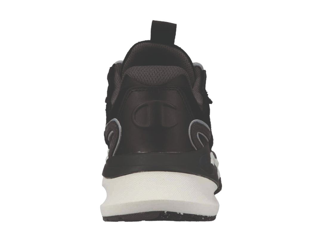 Tenis deportivos Champion color negro con suela blanca y detalles en gris.