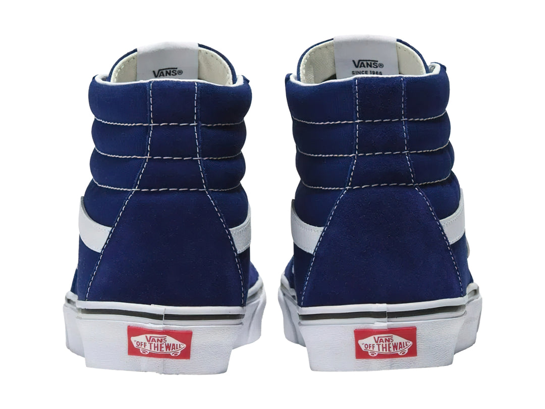 Tenis VANS Sk8-Hi color azul beacon blue con suela y franja lateral en blanco.