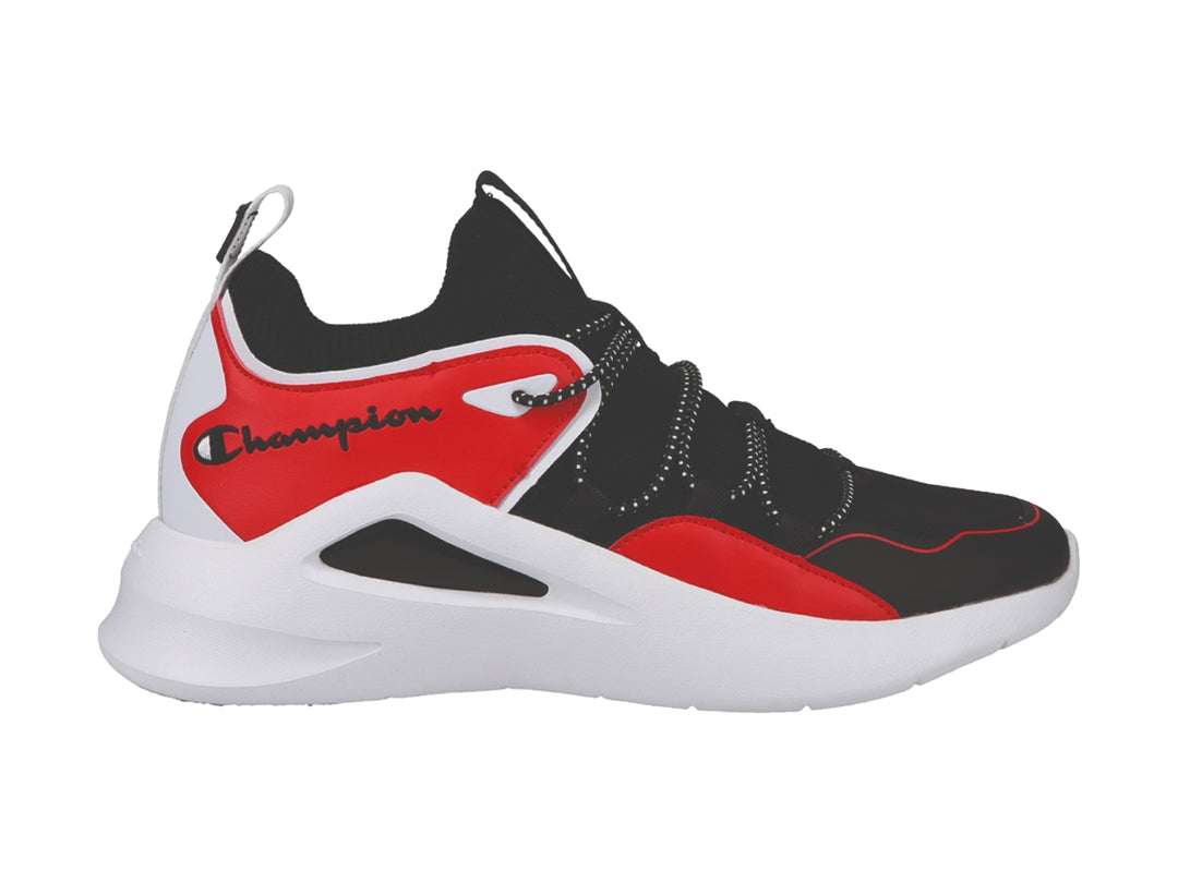 Tenis deportivos Champion en colores negro, rojo y blanco con suela gruesa blanca.