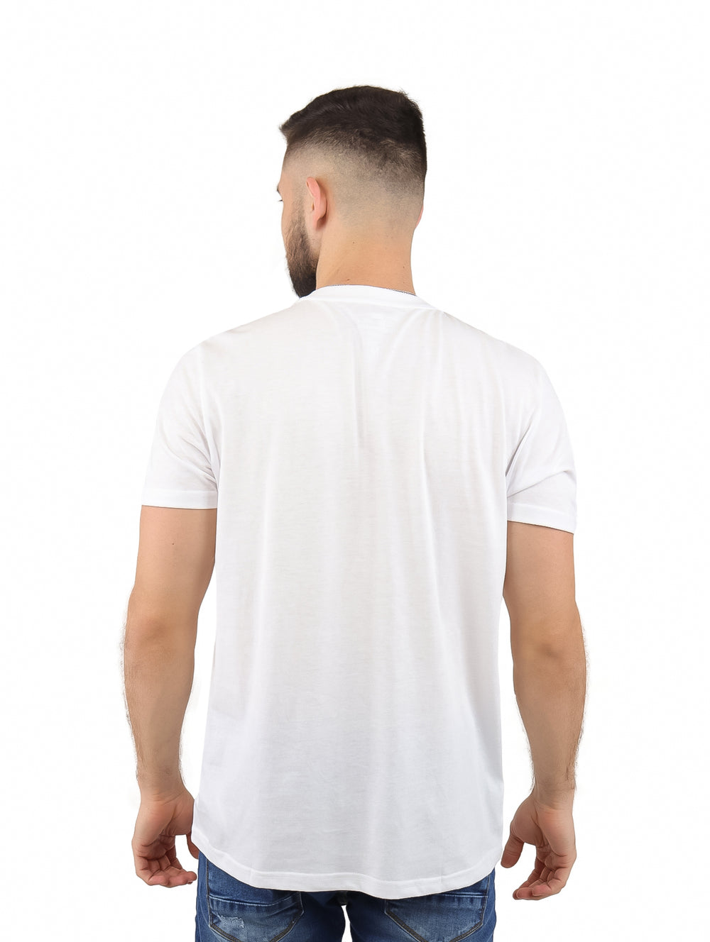 Playera blanca de manga corta con logotipo azul de los Dodgers de Los Ángeles.