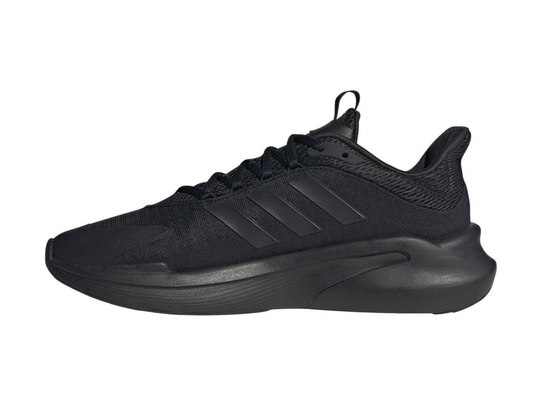 Tenis deportivos Adidas Alphaedge en color negro total con suela robusta y tejido transpirable.
