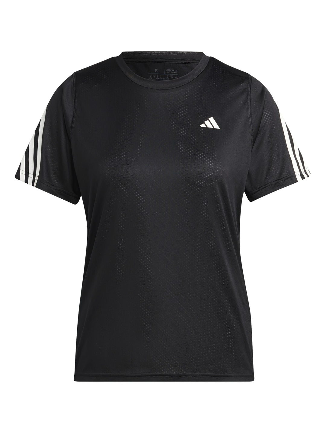 Mujer vistiendo camiseta deportiva Adidas de color negro con rayas blancas en los hombros.