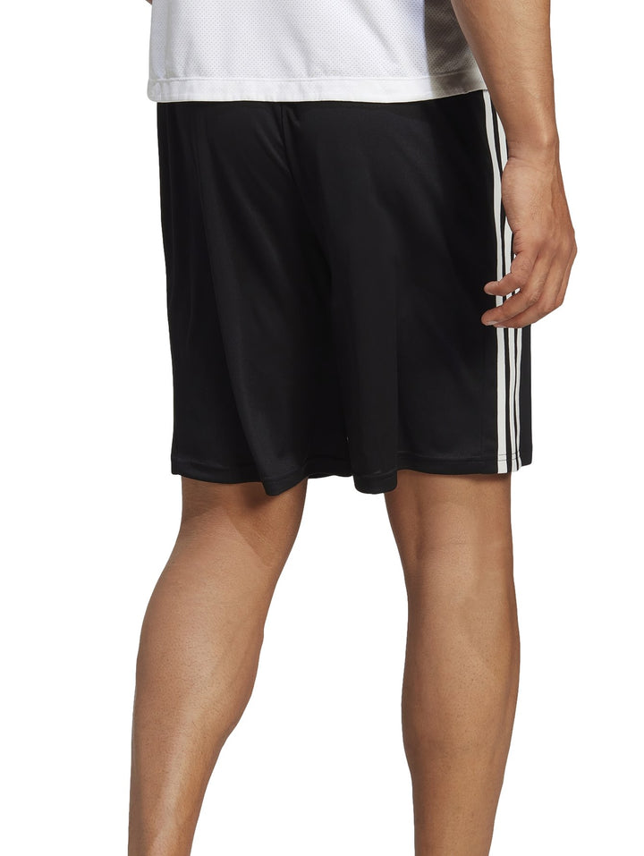 Shorts deportivos Adidas color negro con tres franjas blancas laterales y logo blanco en la pierna.