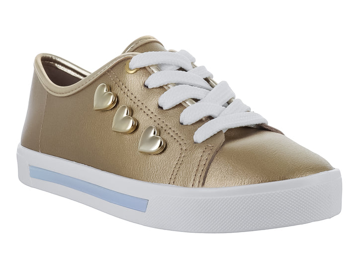 Tenis dorados metalizados para niña con detalles de corazones y suela blanca.