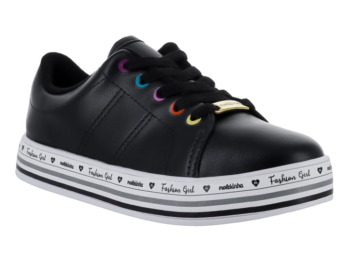 Tenis negros de la marca Molekinha con suela blanca decorada y ojillos de colores para Niña.
