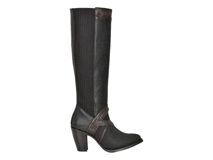 Bota vaquera alta de cuero negro para mujer con tacón bloque y detalles decorativos en marrón.