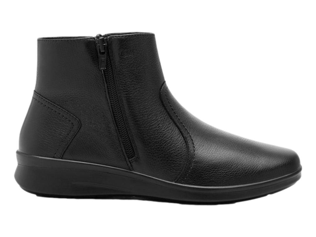 Botín Flexi de cuero negro para mujer con cierre lateral y suela plana negra.