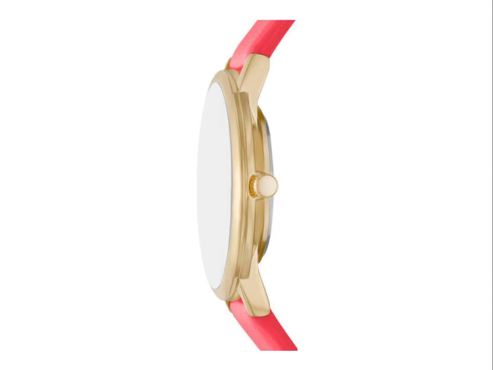 Set de 6 piezas que incluye un reloj analógico con correa coral y cinco pulseras doradas coordinadas.