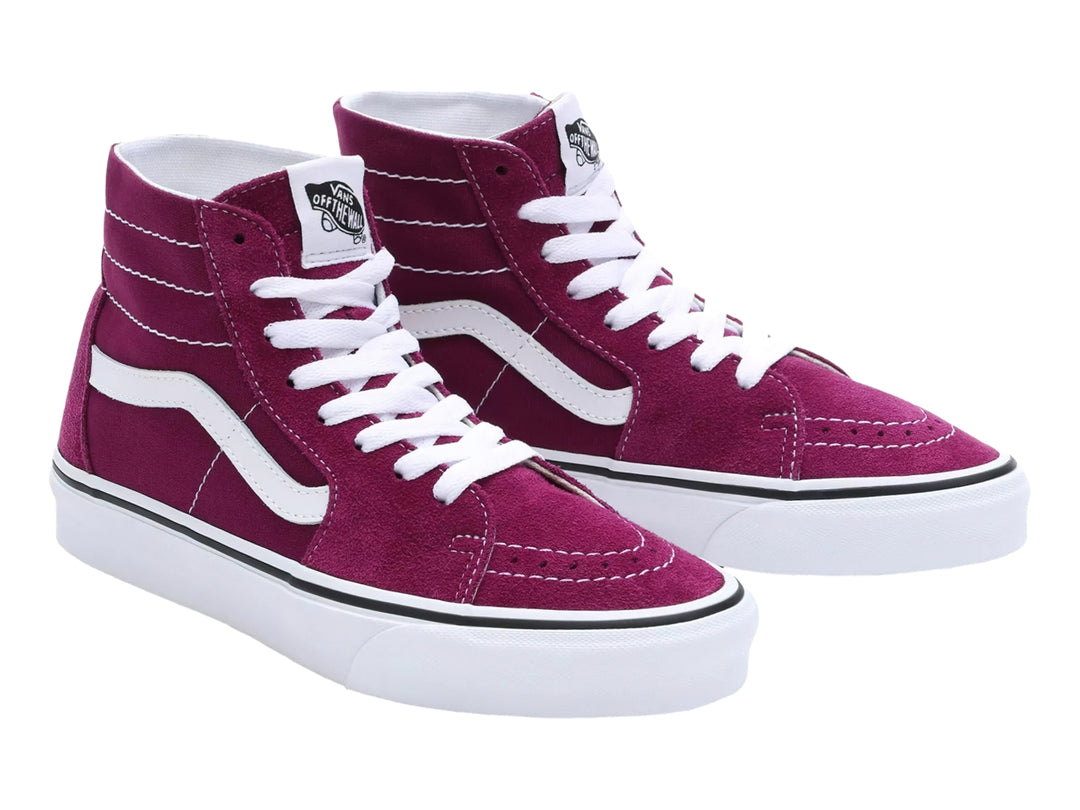 Tenis VANS Sk8-Hi color morado oscuro con suela y franja lateral blanca.