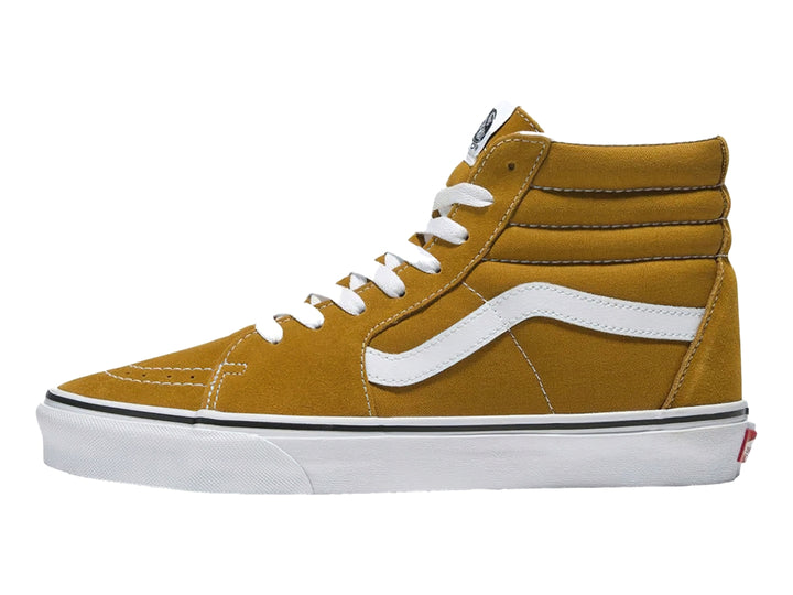 Tenis VANS Sk8-Hi en color marrón dorado con detalles y suela en color blanco.