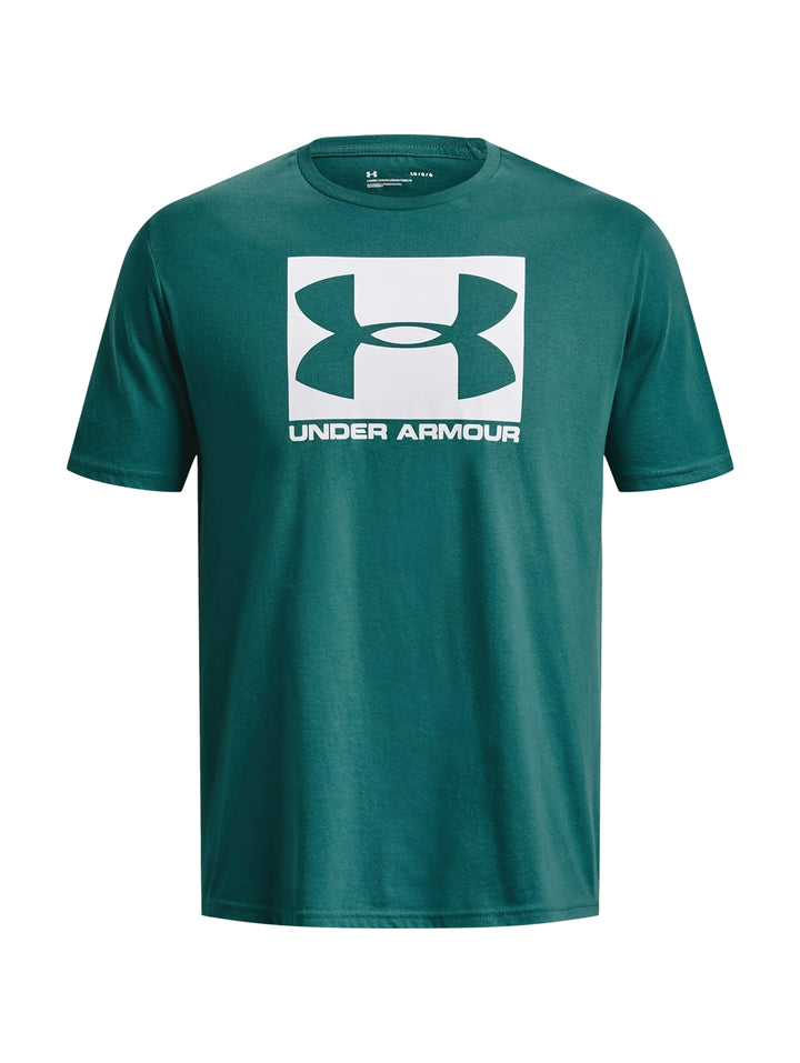 Camiseta deportiva verde de manga corta con logotipo blanco de Under Armour en el pecho.