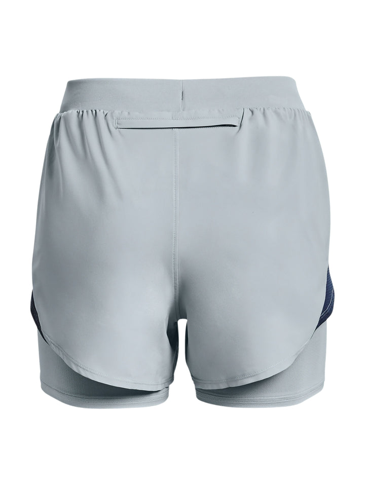 Shorts deportivos Under Armour color azul claro con ribete azul marino para mujer.