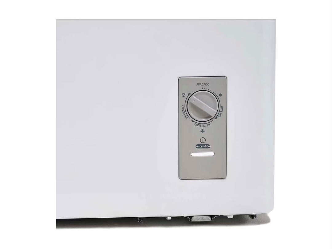 Congelador horizontal Midea de color blanco con tapa superior y control de temperatura frontal.
