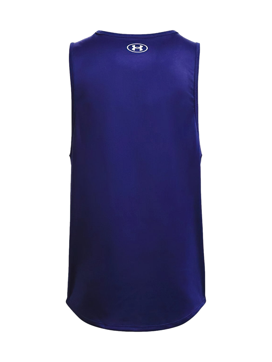 Hombre vistiendo una camiseta deportiva sin mangas color azul con logo blanco de Under Armour.