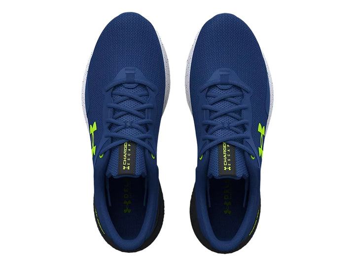Tenis deportivos Under Armour color azul con suela blanca y detalles negros