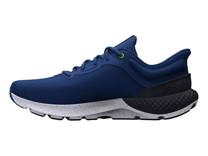 Tenis deportivos Under Armour color azul con suela blanca y detalles negros