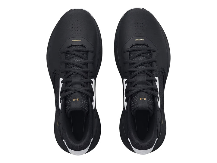 Tenis de baloncesto Under Armour Lockdown 6 color negro con detalles en blanco y suela marmolada.