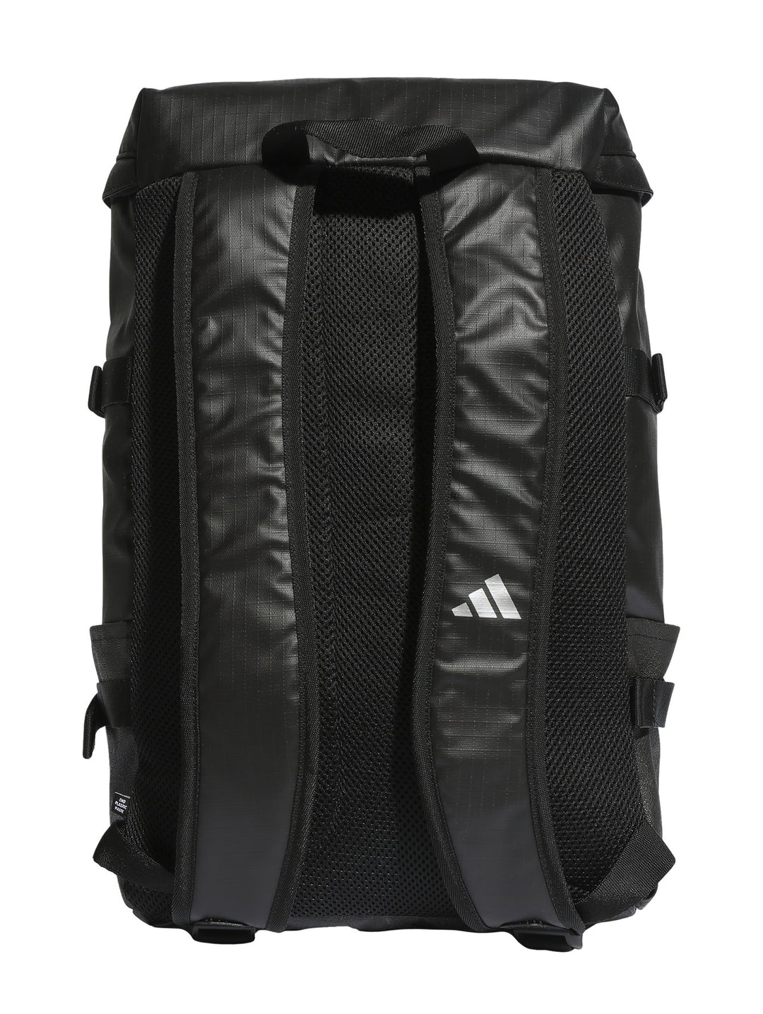 Mochila Adidas color negro con correas horizontales y logotipo frontal sobre fondo blanco.