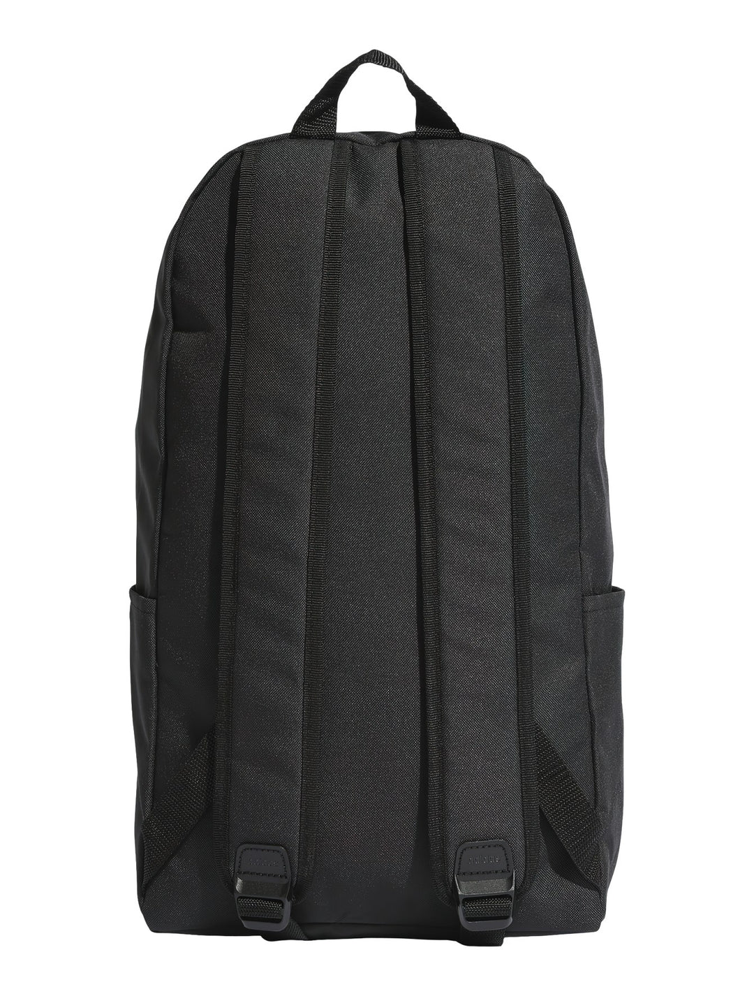 Mochila deportiva Adidas de color negro con logotipo blanco en la parte inferior frontal.