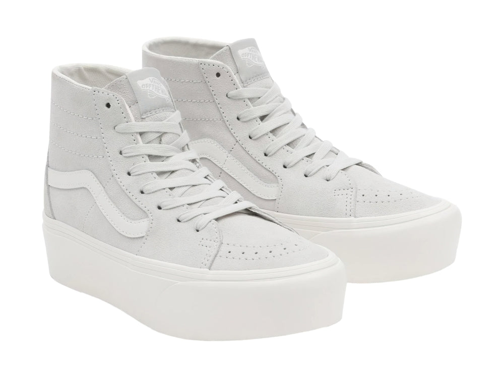 Tenis VANS Sk8-Hi Tapered Stackform en color gris con suela de plataforma blanca y agujetas coordinadas.