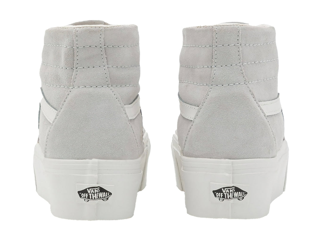 Tenis VANS Sk8-Hi Tapered Stackform en color gris con suela de plataforma blanca y agujetas coordinadas.