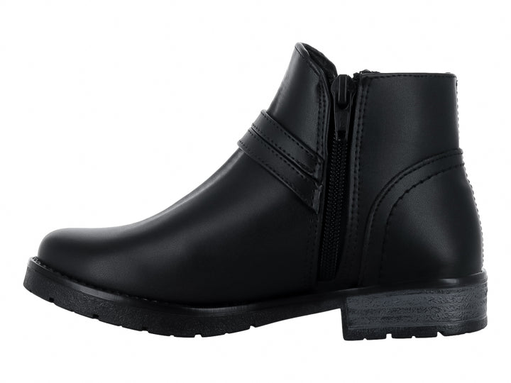Botas negras de caña corta para niña con detalles de correas y hebillas doradas.