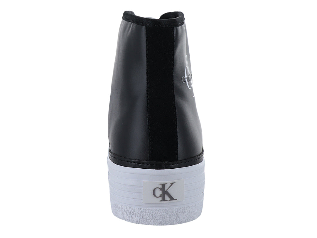 Tenis de bota alta Calvin Klein color negro con suela de plataforma blanca.