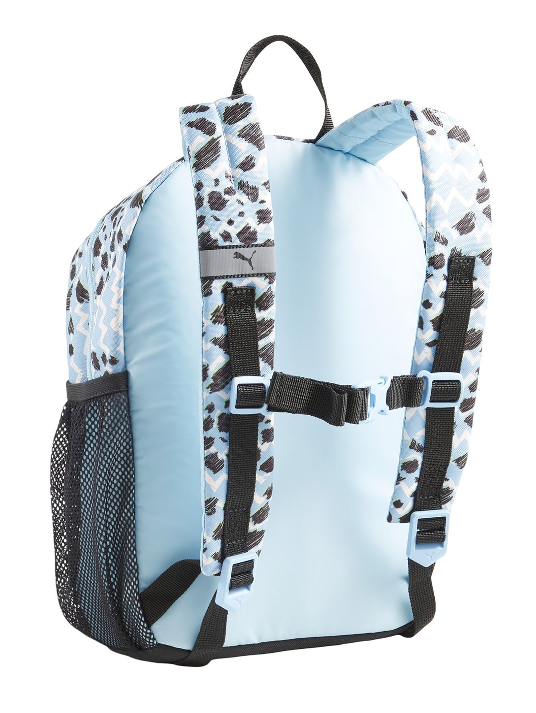 Mochila PUMA con estampado azul cielo y negro, bolsillo frontal negro con logo blanco y lateral de malla.