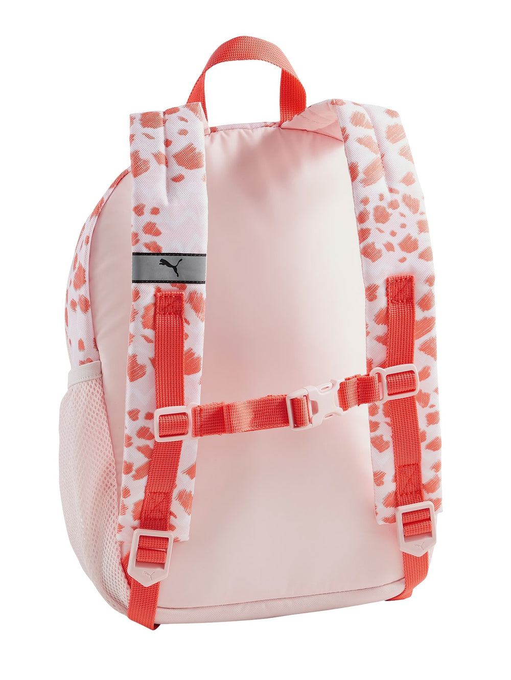 Mochila PUMA en color rosa con estampado abstracto blanco y rojo, incluye bolsillo frontal y lateral de malla.