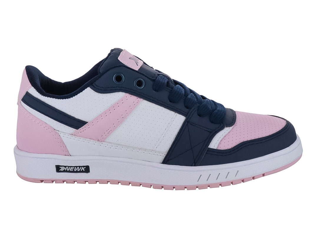 Tenis deportivos Newk en colores blanco, rosa y marino con suela blanca y agujetas coordinadas.