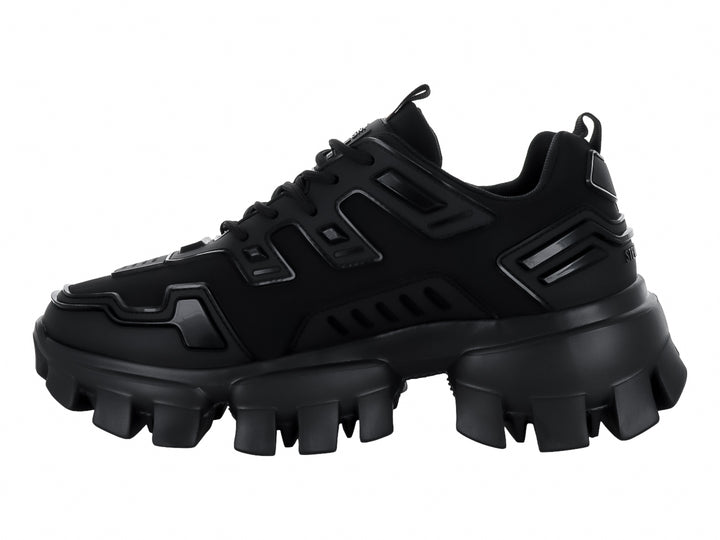 Tenis Steve Madden Prize en color negro con suela gruesa y robusta de estilo chunky.