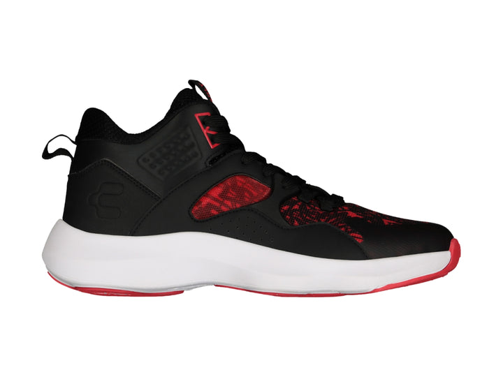 Tenis de baloncesto Charly en color negro con detalles rojos y suela blanca.