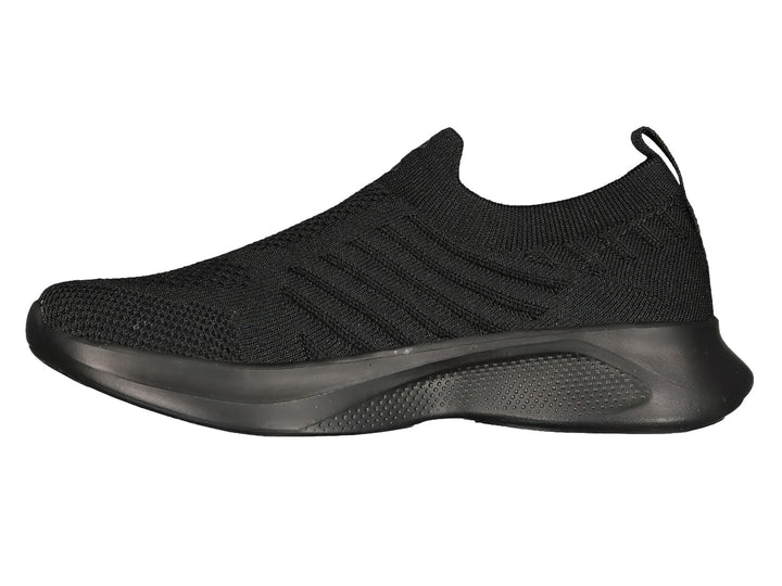 Par de tenis deportivos Charly color negro, estilo slip-on sin cordones con acabado en tela tejida.