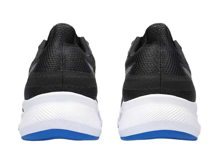 Tenis deportivos ASICS Patriot 13 color negro con suela blanca y detalles en azul y plata.